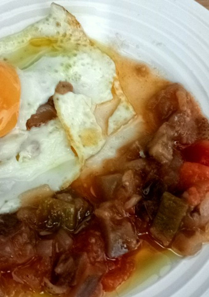 Una foto de 🍅Pisto de berenjenas 🍆🧅🫑