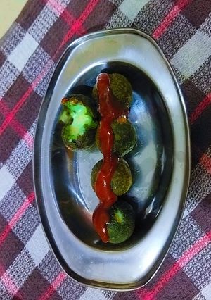 પાલક ચીઝ બોલ (Palak Cheese Balls Recipe In Gujarati) રેસીપી મુખ્ય ફોટો