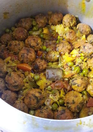 ઊંધિયું (Undhiyu Recipe In Gujarati) રેસીપી મુખ્ય ફોટો