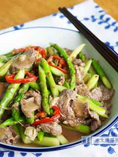 《蜆蚧蘆筍炒牛肉》 的食譜成品照片