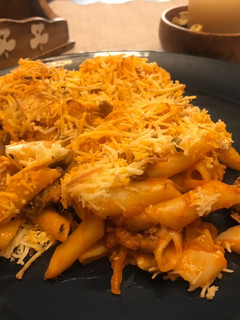Una foto de Macarrones al horno con picadillo, panceta y chistorra + verduritas, 🌶🥕 al toque ras el hanout