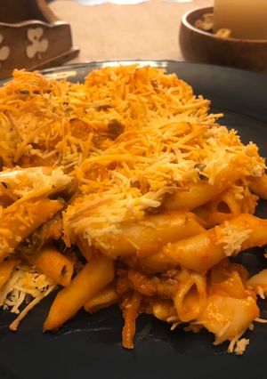 Una foto de Macarrones al horno con picadillo, panceta y chistorra + verduritas, 🌶🥕 al toque ras el hanout