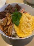 Saikoro Beef Rice Bowl with Omelette