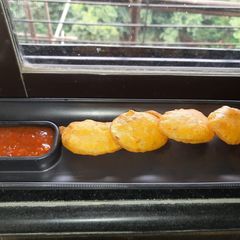 A picture of Potato Pakoda or Batata Bhajji.