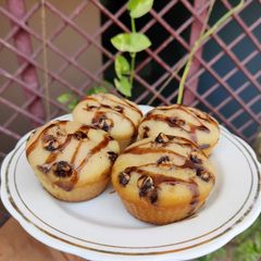 A picture of Vanilla cup cakes.