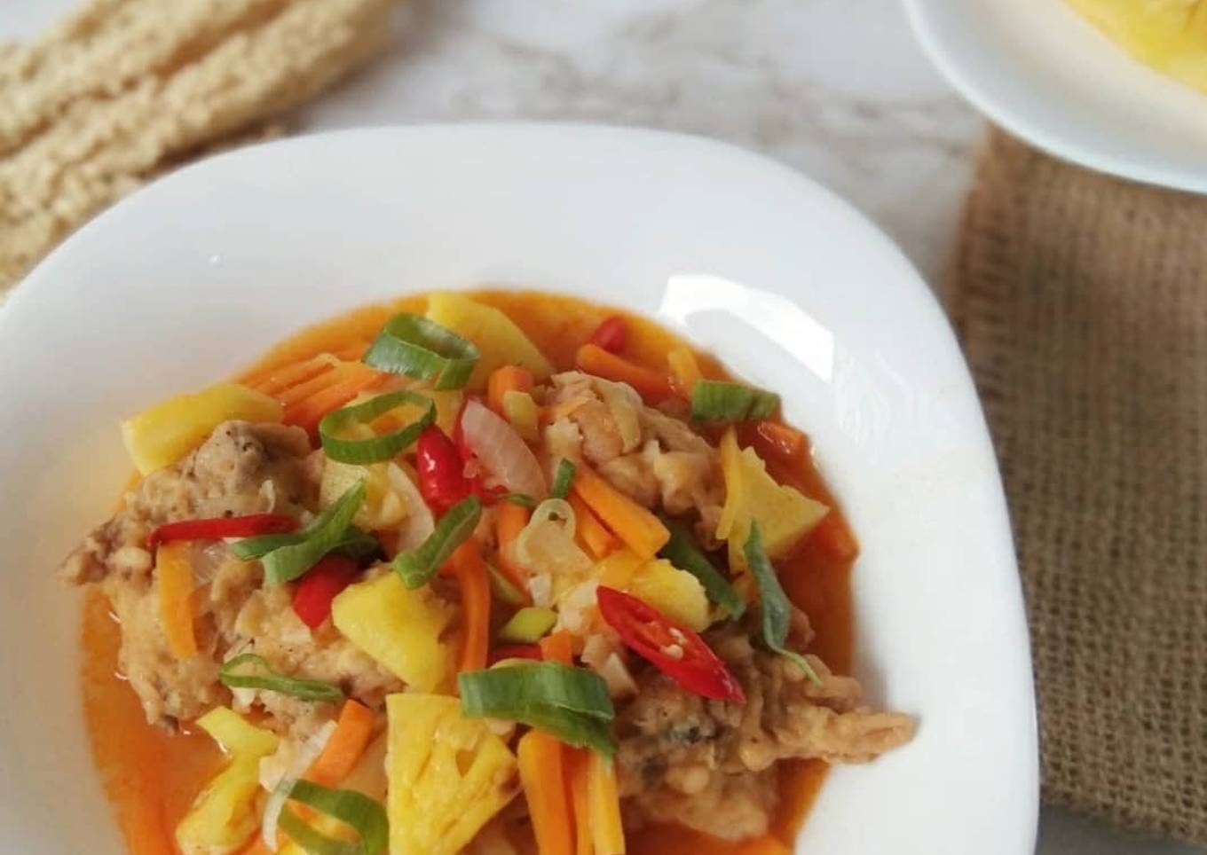 Ayam Koloke / Ayam Kuluyuk saus Nanas (Ayam Asam Manis)