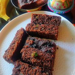 A picture of Banana sooji (chocolate) cake.