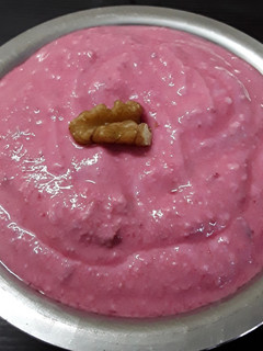 பீட்ரூட் & வால்நட் ரைத்தா (Beetroot & Walnut Raita recipe in Tamil) செய்முறை முக்கிய புகைப்படம்