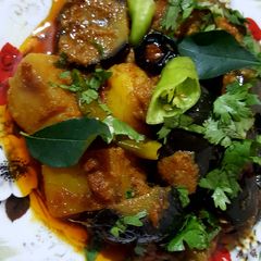 A picture of Aloo Baingan.