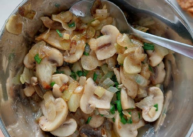 Cara bikin Tumis jamur kancing Cara bikin Tumis jamur kancing