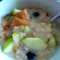 Una foto de Avena cocida baja en calorías 🍏🥜