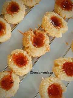 Foto resep Thumbprint Cookies