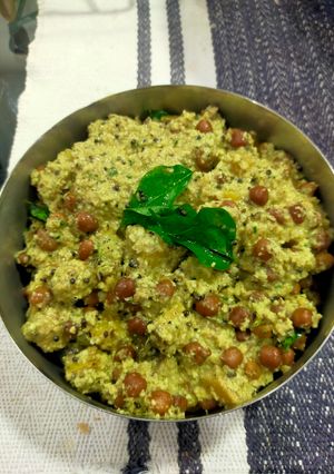 A picture of Kuttu Curry (Kerala Sadya).