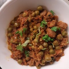 A picture of Nutrela with Green Peas.