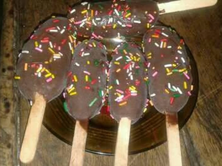 Langkah Mudah untuk Membikin Resep Es pisang coklat/es magnum/es coklat yang Bikin Ngiler Anti Ribet, Mantap Sekali