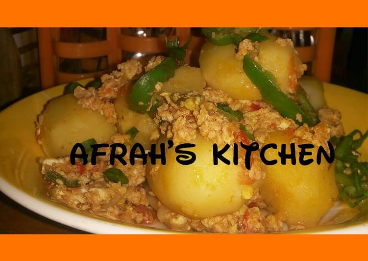Steps to Make Super Quick Homemade Boiled Irish potatoes in Egg sauce