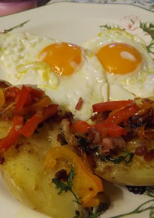 Una foto de Patatas y pimientos al horno con jamón al limón