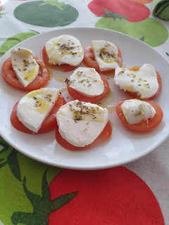Una foto de Ensalada caprese
