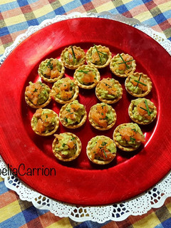 Una foto de 🔅Tartaletas de guacamole con salmón🔅