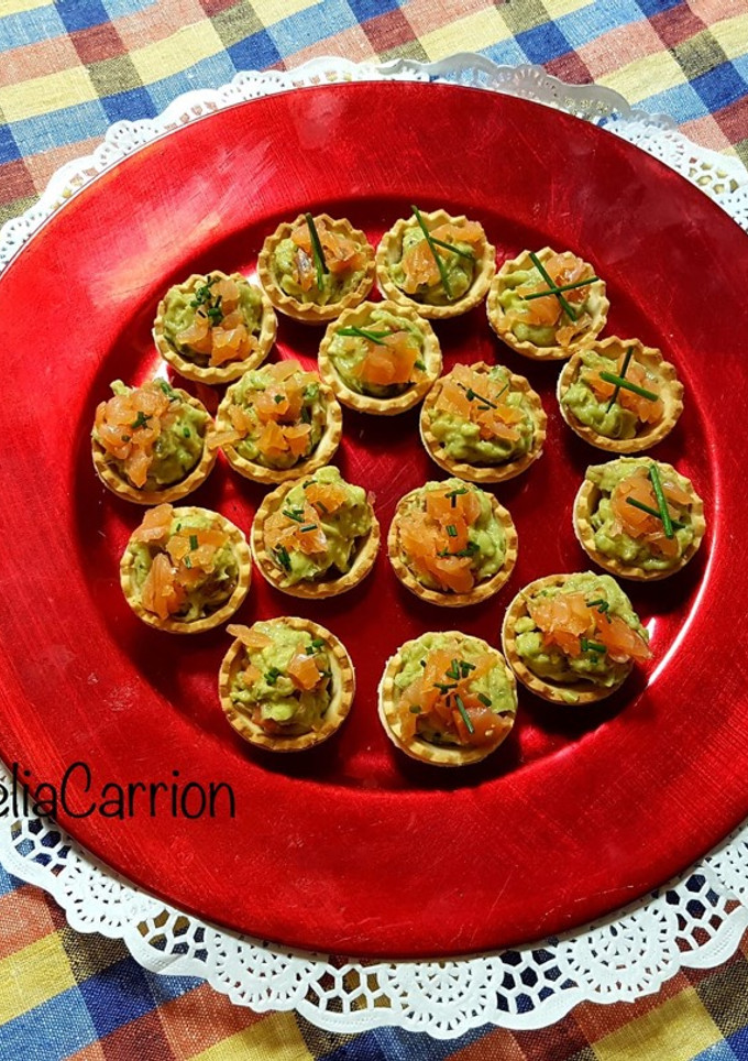 Una foto de 🔅Tartaletas de guacamole con salmón🔅