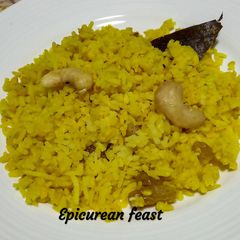 Bhuna khichuri/ Durga puja style khichdi/ Pulao Khichdi A picture of Bhuna khichuri/ Durga puja style khichdi/ Pulao Khichdi.