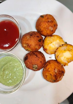 A picture of Paneer cheese balls for kids.