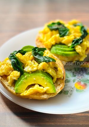 Hình của món Bánh Mì Bơ Trứng Bác.