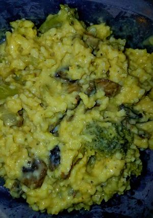 A picture of Broccoli cheese casserole.