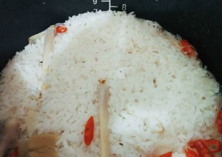 Cara Gampang Membuat 6. Nasi Liwet Ricecooker yang Sempurna