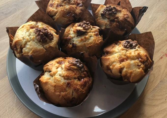 Julie and Ben’s hot and sticky fudgey date (muffins)