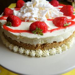 A picture of Eton Mess Cheesecake.