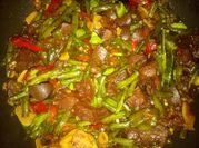 Gambar merebus cingur sapi