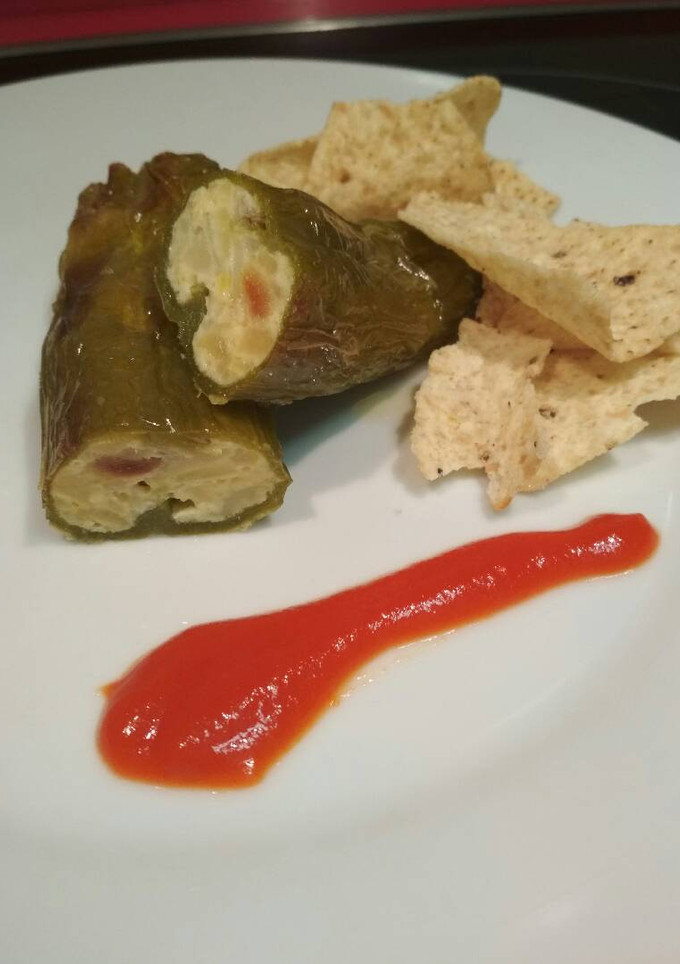 Una foto de Pimientos verdes rellenos de tortilla de patata