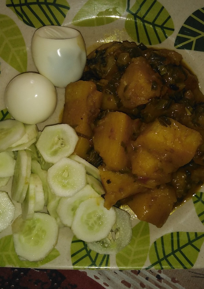 A picture of Yam pottage with spinach.