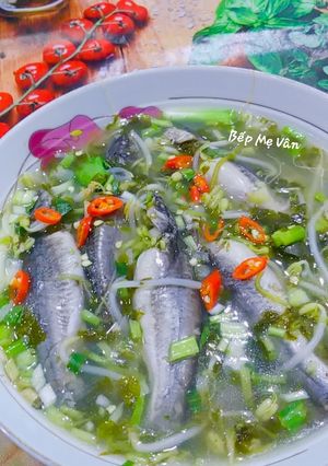 Hình của món Canh chua cá chốt nấu lá me đất.