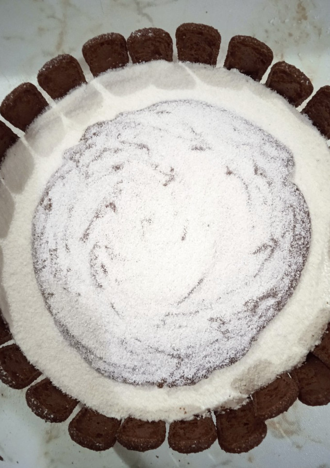 Foto di Torta di pavesini al cacao con crema al cocco