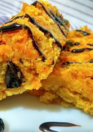 Фото Запеканка из моркови с яблоками и черносливом.