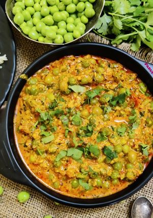 खोवा मटर (khova matar recipe in Hindi) रेसिपी मुख्य फोटो