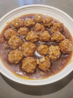 A picture of Pork Balls in Sauce.