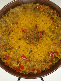 Una foto de Paella de verduras