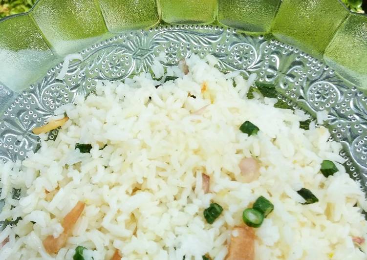 Langkah Mudah untuk Membuat Nasi goreng ikan asin simple yang Menggugah Selera