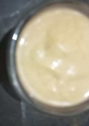 A picture of Roll paratha chutney.
