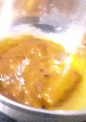 A picture of Kache aam ki launjii.