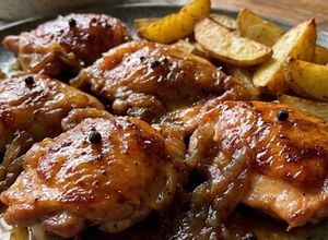 Una foto de Muslos de pollo a la cerveza y miel
