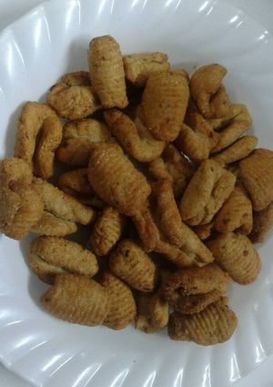 A picture of Namkeen shells (gavvalu).