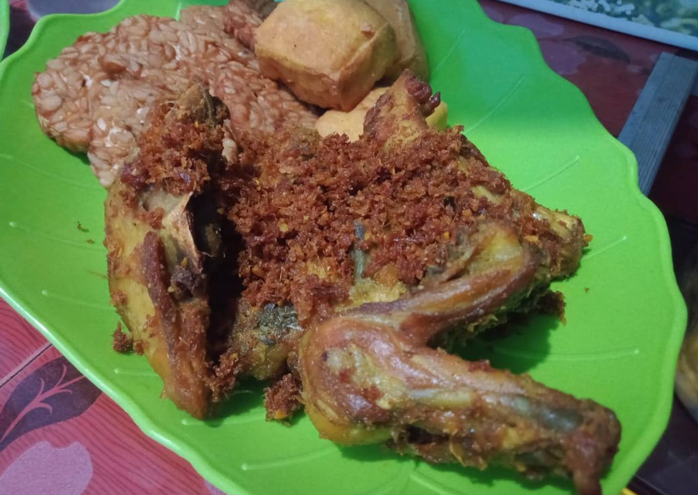 Ayam goreng kemiri