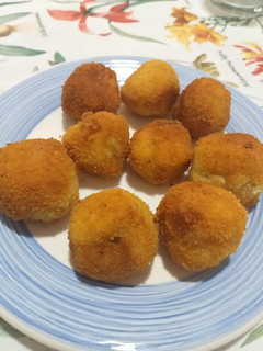 Una foto de Croquetas de bacalao caseras 😋