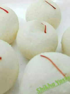 A picture of Bengali Sandesh/ Rashogulla.