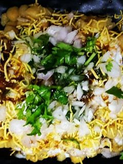 मटर की चाट (matar ki chaat recipe in Hindi) रेसिपी मुख्य फोटो
