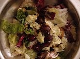 Una foto de Ensalada con uvas y queso gorgonzola